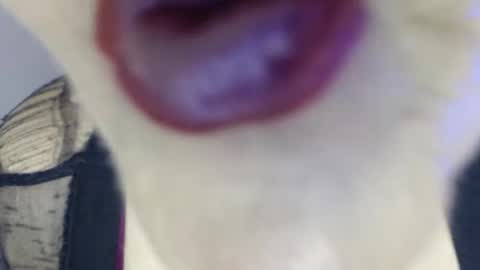 sondrariddle online show from November 6, 9:05 pm