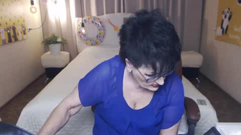 Snapshot of sondrariddle chatting on May 25, 6:47 pm sondrariddle online show from May 25, 6:47 pm
