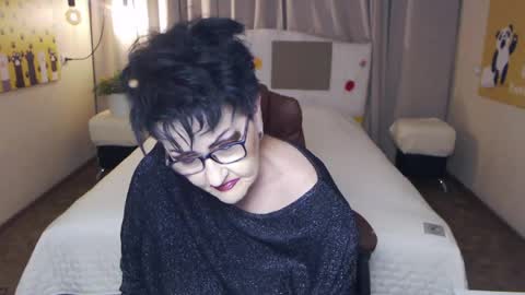 Snapshot of sondrariddle chatting on May 28, 7:00 pm sondrariddle online show from May 28, 7:00 pm