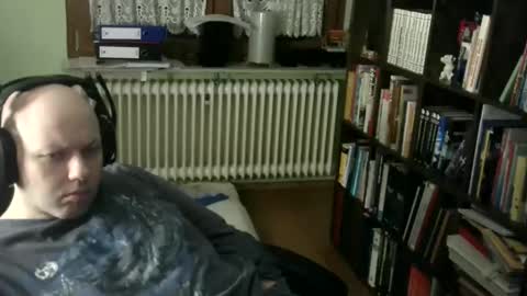 Snapshot of songoku81 chatting on February 22, 8:29 pm Tom online show from February 22, 8:29 pm