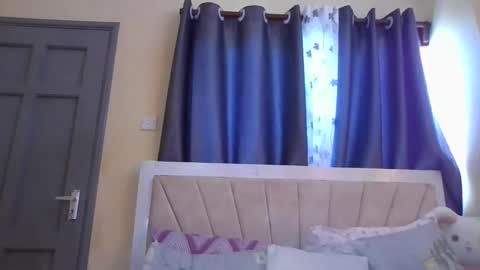 Snapshot of sonia546030 chatting on April 4, 11:40 am librron online show from April 4, 11:40 am