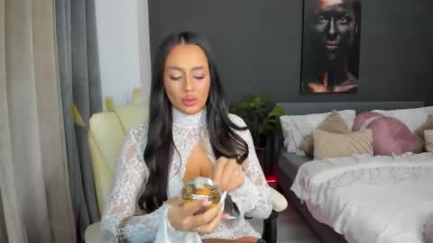 Snapshot of sonia__rey chatting on September 25, 7:17 pm Sonia Rey online show from September 25, 7:17 pm