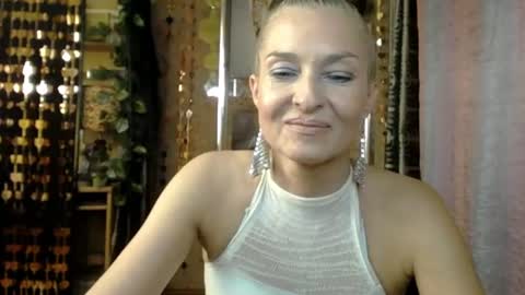 Sonia online show from July 4, 2:01 pm