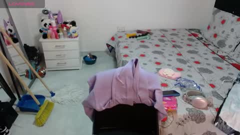 Snapshot of sonialatin69 chatting on May 13, 12:13 pm sonialatin69 online show from May 13, 12:13 pm