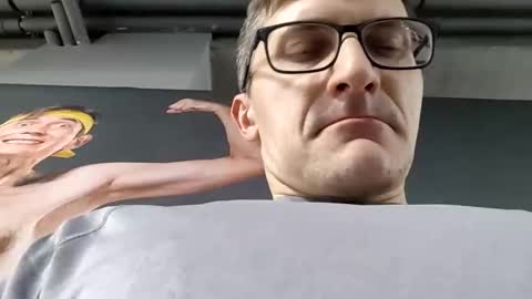 sonicegay online show from January 7, 7:06 pm