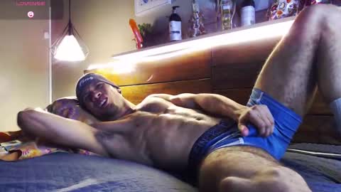 Snapshot of sonicj25_ chatting on December 4, 12:09 am SONIC online show from December 4, 12:09 am