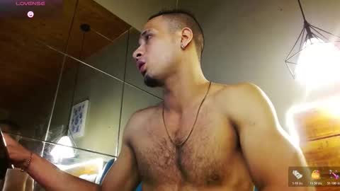 Snapshot of sonicj25_ chatting on February 25, 4:55 am SONIC online show from February 25, 4:55 am