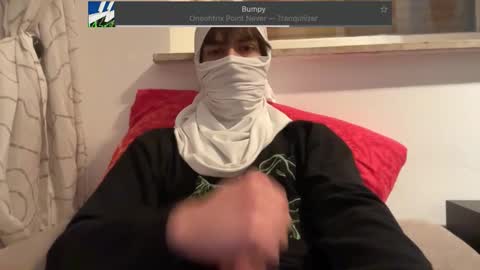 Snapshot of sonny_moore_ chatting on December 22, 5:32 pm sonny_moore_ online show from December 22, 5:32 pm