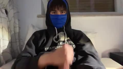 Snapshot of sonny_moore_ chatting on January 8, 10:12 pm sonny_moore_ online show from January 8, 10:12 pm