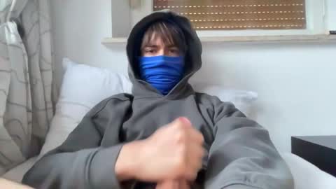 Snapshot of sonny_moore_ chatting on January 10, 3:14 pm sonny_moore_ online show from January 10, 3:14 pm