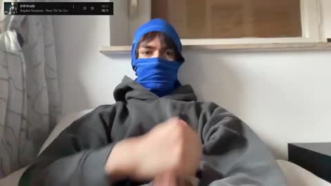 Snapshot of sonny_moore_ chatting on January 11, 8:08 am sonny_moore_ online show from January 11, 8:08 am