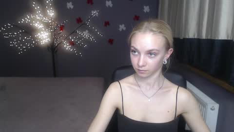 Snapshot of sonnysofia chatting on April 10, 7:07 pm Sonya online show from April 10, 7:07 pm