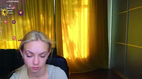 Snapshot of sonnysofia chatting on May 25, 5:35 am Sonya online show from May 25, 5:35 am