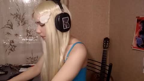 Snapshot of sonwosick chatting on February 25, 4:27 pm Mila online show from February 25, 4:27 pm