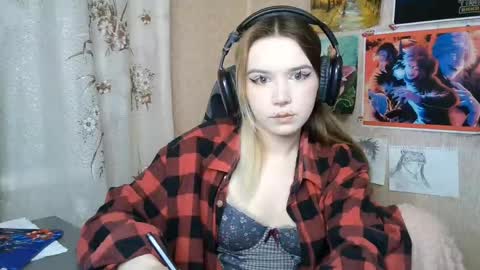 Snapshot of sonwosick chatting on May 5, 5:32 pm Mila online show from May 5, 5:32 pm