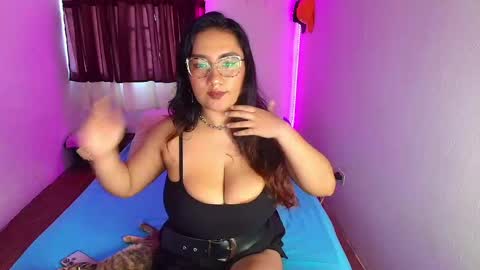Snapshot of soph_antony chatting on May 14, 10:38 pm soph_antony online show from May 14, 10:38 pm