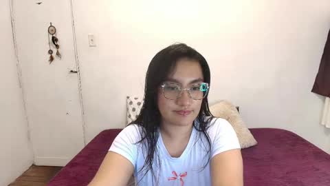 Snapshot of soph_antony chatting on May 23, 4:39 am soph_antony online show from May 23, 4:39 am