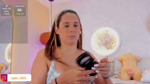 Snapshot of sophi_cooper29 chatting on April 21, 6:44 pm sophi_cooper29 online show from April 21, 6:44 pm