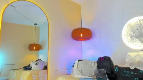 Snapshot of sophi_cooper29 chatting on May 6, 7:52 pm sophi_cooper29 online show from May 6, 7:52 pm