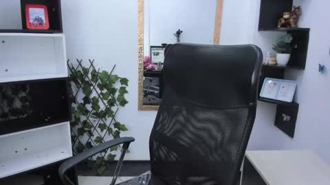 sophi_hardd online show from February 6, 1:58 pm