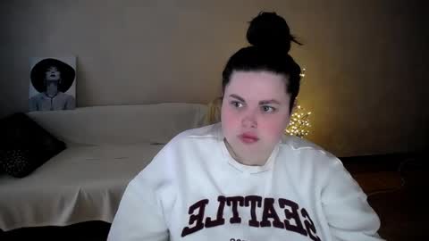 sophia__olsen online show from May 28, 5:38 am
