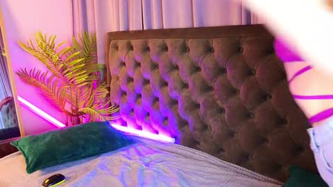 Snapshot of sophia_dreamy chatting on December 21, 7:35 am Sophia online show from December 21, 7:35 am