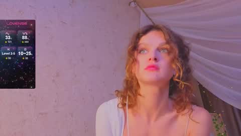 Snapshot of sophia_dreamy chatting on September 25, 8:40 am Sophia online show from September 25, 8:40 am