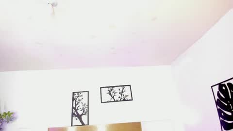 Snapshot of sophia_duarte_ chatting on April 23, 11:31 am sophia_duarte_ online show from April 23, 11:31 am
