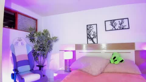 Snapshot of sophia_duarte_ chatting on May 25, 11:49 am sophia_duarte_ online show from May 25, 11:49 am