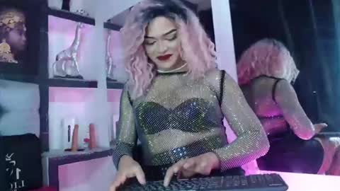 sophia_hott01 online show from December 15, 11:58 am