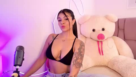 Snapshot of sophia_karsonn chatting on November 6, 7:04 pm Sophia Carson online show from November 6, 7:04 pm