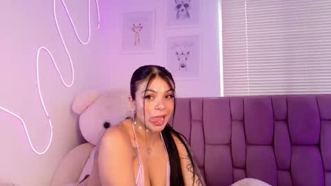 Snapshot of sophia_karsonn chatting on November 21, 9:46 pm Sophia Carson online show from November 21, 9:46 pm