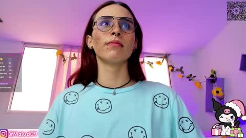 Snapshot of sophia_milano chatting on December 7, 12:02 pm sophia_milano online show from December 7, 12:02 pm