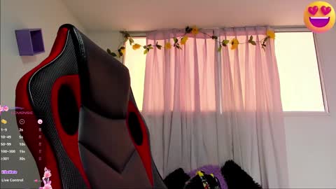 Snapshot of sophia_milano chatting on January 10, 12:26 pm sophia_milano online show from January 10, 12:26 pm