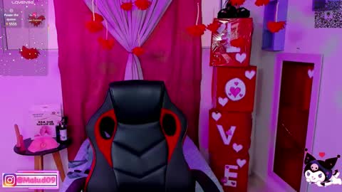 Snapshot of sophia_milano chatting on February 15, 12:22 pm sophia_milano online show from February 15, 12:22 pm