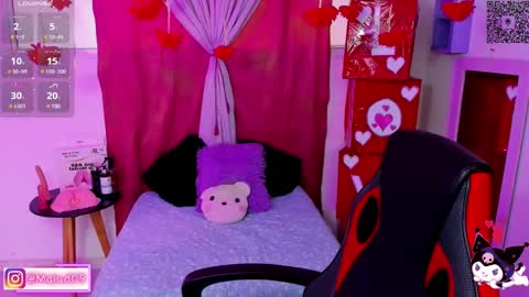 Snapshot of sophia_milano chatting on February 18, 12:17 pm sophia_milano online show from February 18, 12:17 pm