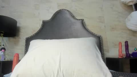 Sophia  online show from June 18, 7:51 pm