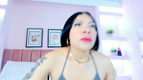 Snapshot of sophia_salem chatting on February 23, 12:02 pm Sophi online show from February 23, 12:02 pm