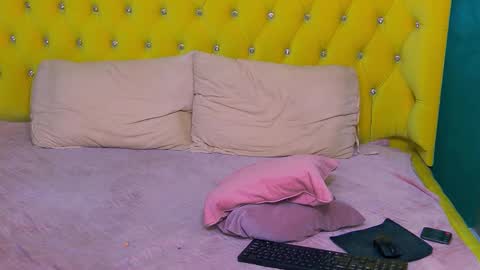 sophia smith4146 online show from December 15, 5:01 am