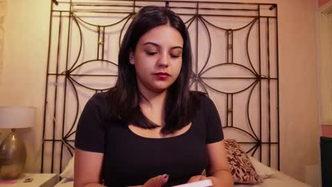 Snapshot of sophia_wilsonn_ chatting on January 19, 10:41 am Sofi online show from January 19, 10:41 am