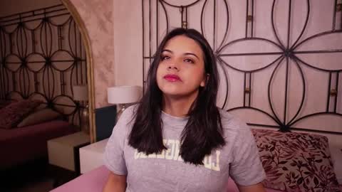 Snapshot of sophia_wilsonn_ chatting on February 13, 10:44 am Sofi online show from February 13, 10:44 am