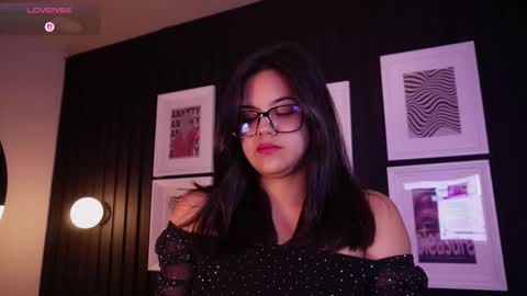 Snapshot of sophia_wilsonn_ chatting on February 27, 10:59 am Sofi online show from February 27, 10:59 am