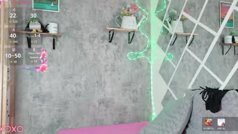 Sophie online show from May 1, 12:10 pm