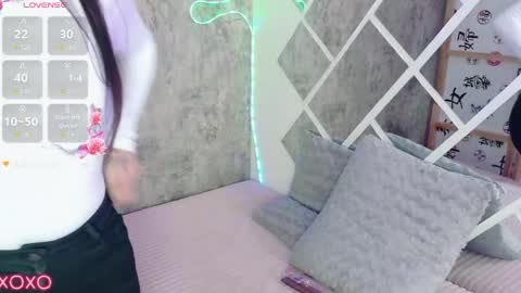 Sophie online show from May 2, 2:00 pm