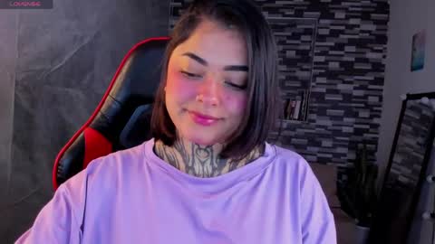 Snapshot of sophiaa_cherry chatting on April 19, 6:07 pm Sophia online show from April 19, 6:07 pm
