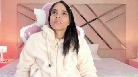 Sophia Paris online show from April 5, 3:26 am