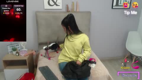 Sophia Bedford online show from April 14, 1:06 pm