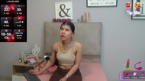 Sophia Bedford online show from April 18, 1:48 pm