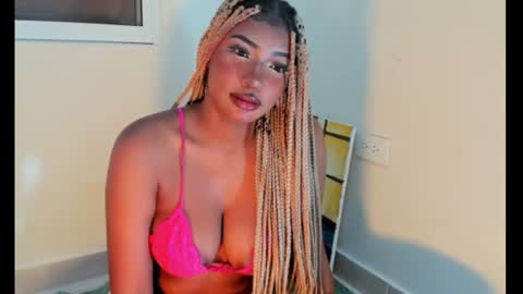 Snapshot of sophiabloss chatting on June 15, 8:44 pm Sophie online show from June 15, 8:44 pm