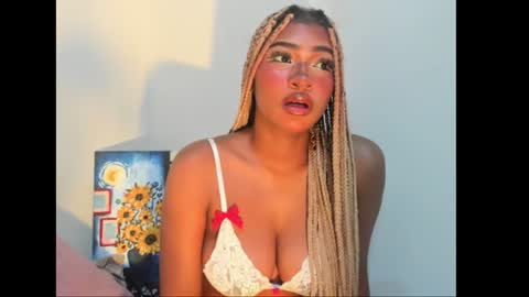 Snapshot of sophiabloss chatting on June 17, 11:49 pm Sophie online show from June 17, 11:49 pm